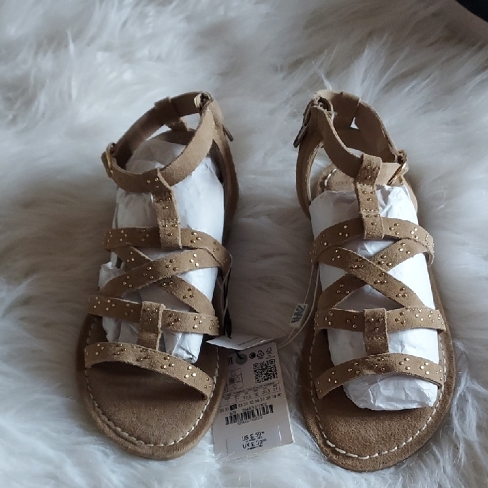 Zara Girls Tan Strappy Suede Studded Sandals Sz-1